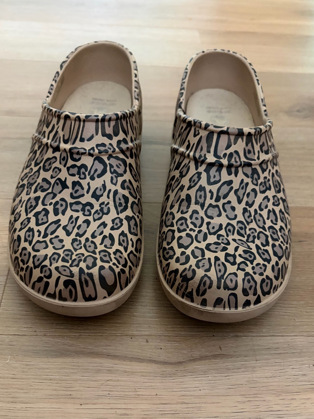 Women’s Leopard Print Croc Clogs